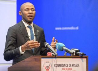 kinshasa: Patrick Muyaya réagit et demande un debat avec Jean Mark Kabund.