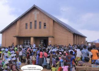URGENT: ENCORE UNE BOMBE DANS UNE ÉGLISE