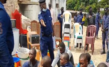 QUELLE AVENTURE DE LA FARDC – LES ADF ONT PRIS LEUR TEMPS DE BRIGUER ET FILMER L’ÉVASION DE PRISONNIERS – NOUS NE SOMMES PAS SI BÊTE…