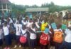 Minova, 70 enfants vivant au camp des déplacés de Mubimbi ont récu uniformes, chaussures, cartables, cahiers, boîtes géométriques, ardoises,stylos, crayons, ..