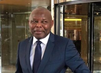 Le président national de l’Union pour la Nation Congolaise (UNC) Vital Kamerhe signe son retour triomphal ce lundi 22 août en politique.