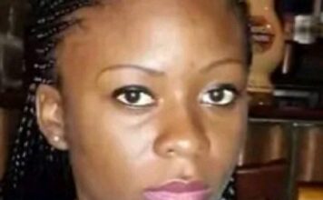 Sur les réseaux sociaux, une chasse à l’homme a été lancée pour retrouver une jeune femme qui aurait ruiné son partenaire revenu au pays pour “des projets de constructions immobilières”.