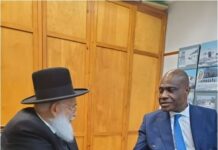 Flash: Canada: Martin Fayulu Madidi reucit par le grand Rabin Juif