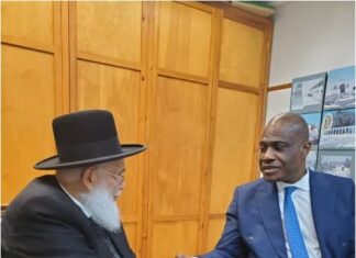 Flash: Canada: Martin Fayulu Madidi reucit par le grand Rabin Juif