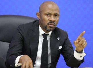 L’AVION FRANÇAIS: PATRICK MUYAYA VIENT DE DEMENTIR