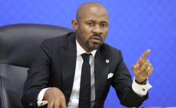 L’AVION FRANÇAIS: PATRICK MUYAYA VIENT DE DEMENTIR