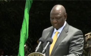 En fin ,le président Kenyan William RUTO Envoi ses troupes en RDC dans le cadre de la force régionale du EAC il conclut son discours en prononçant une puissante prière pour les militaires(femmes et hommes) qui vont pour la paix dit il au Congo