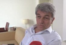 Ambassadeur Français vient d’être chassé de l’Assemblée Nationale de Kinshasa il a voulu entré mais nos patriotes refusent sa présence au palais du peuple.