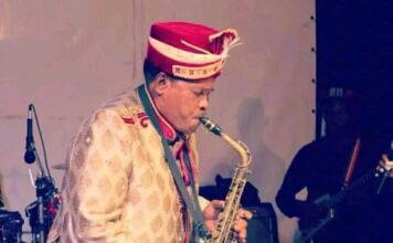 TANGU MUSICIEN CONGOLAIS AZA EN VIE, IL SE CROIT AUX 7IEME CIEL, MUNOKO- NVONVA, MAIS SOKI AKUFI AZANGI MÊME MBONGO YA KO KUNDELA YE.