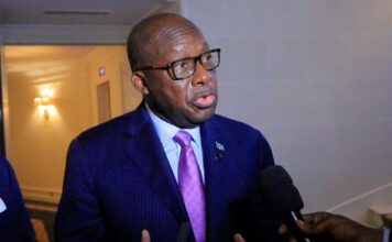 Diplomatie : Christophe Lutundula suspend l’octroi des visas d’entrée en RDC par les provinces sous état de siège au profit des membres des ONG.