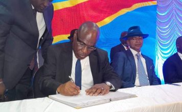 Une nouvelle Plateforme Politique – Une pluie de signatures