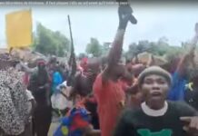 ALERTE! À quelques kilomètres de Kinshasa . Il faut plaquer Félix au sol avant qu’il brûle ce pays