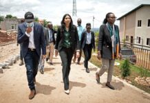 C’EST CONFIRMÉ – Les vols de migrants vers le Rwanda pourraient commencer en septembre. SUIVEZ