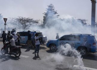 Senegal cuts internet access during debate on bill that could extend president’s tenure