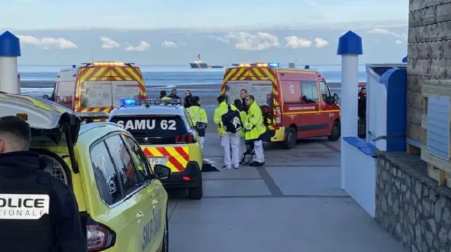 “UK Police Detain Three in Connection with Migrants’ Tragic Channel Crossing Deaths”