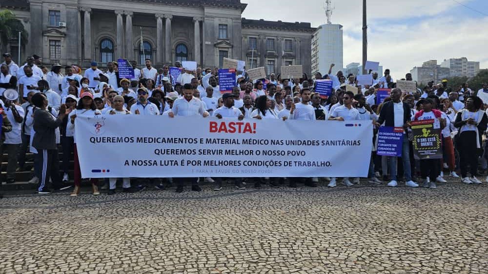 “Devastating Toll: Mozambique Health Worker Strike Claims Over 1,000 Lives”