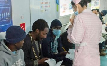 “Why South Africans Are Turning to a Chinese Hospital Ship for Medical Care”