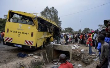 Bus Carrying Mourners Crashes in Western Kenya, Killing 25