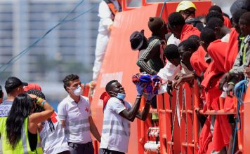 Spain arrests 19 over killings on migrant boat from Senegal