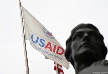 As US funding dries up, South Africa’s battle to curb HIV intensifies